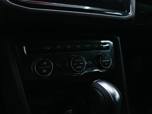 Внедорожник Volkswagen Tiguan 2020 года, 2000000 рублей, Красноярск