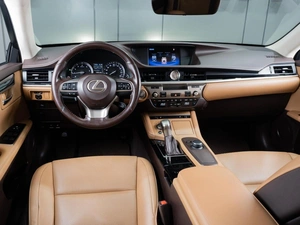 Седан Lexus ES 2015 года, 2399000 рублей, Тюмень