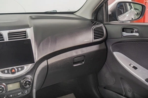 Седан Hyundai Solaris 2011 года, 739000 рублей, Томск