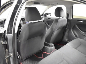 Седан Volkswagen Jetta 2013 года, 955200 рублей, Казань