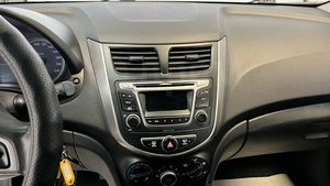 Хетчбэк Hyundai Solaris 2015 года, 948000 рублей, Красноярск