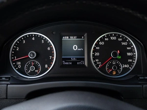 Внедорожник Volkswagen Tiguan 2012 года, 1310000 рублей, Краснодар