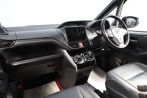 Минивэн Toyota Esquire 2015 года, 2199000 рублей, Новосибирск