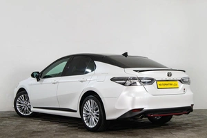 Седан Toyota Camry 2021 года, 3499000 рублей, Сургут
