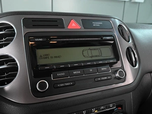 Внедорожник Volkswagen Tiguan 2010 года, 1239000 рублей, Ростов-на-Дону