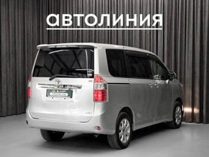 Минивэн Toyota Noah 2009 года, 1120000 рублей, Красноярск