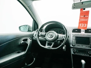 Седан Volkswagen Polo 2019 года, 1349000 рублей, Красноярск