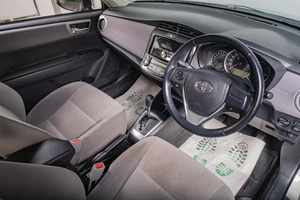 Седан Toyota Corolla Axio 2012 года, 899000 рублей, Томск