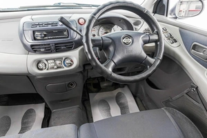 Минивэн Nissan Tino 2002 года, 299000 рублей, Барнаул