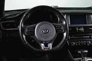 Седан Kia Optima 2018 года, 2299000 рублей, Сургут