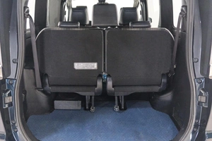 Минивэн Toyota Noah 2019 года, 2199000 рублей, Красноярск