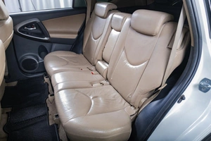 Внедорожник Toyota RAV4 2011 года, 1799000 рублей, Томск