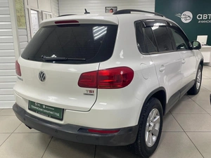 Внедорожник Volkswagen Tiguan 2013 года, 1299000 рублей, Ачинск