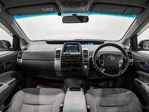 Лифтбек Toyota Prius 2008 года, 675000 рублей, Красноярск