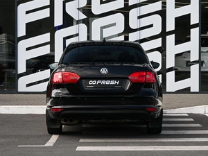 Седан Volkswagen Jetta 2011 года, 935000 рублей, Волгоград