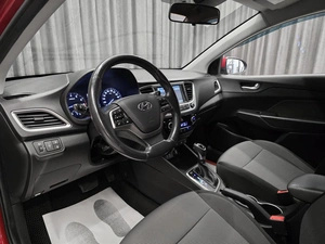 Седан Hyundai Solaris 2018 года, 1380000 рублей, Красноярск
