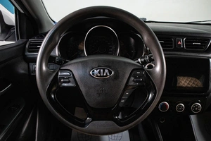 Седан Kia Rio 2015 года, 799000 рублей, Сургут
