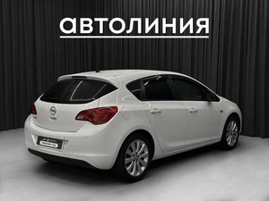 Хетчбэк Opel Astra 2012 года, 599000 рублей, Красноярск