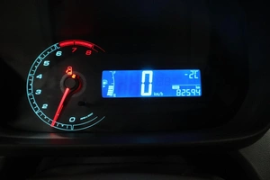 Седан Chevrolet Cobalt 2013 года, 940000 рублей, Курск