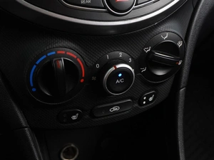 Седан Hyundai Solaris 2013 года, 899000 рублей, Воронеж