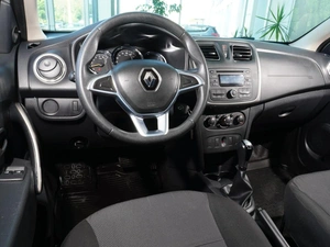 Седан Renault Logan 2018 года, 899000 рублей, Тверь