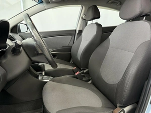 Седан Hyundai Solaris 2013 года, 800000 рублей, Красноярск