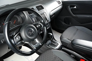 Седан Volkswagen Polo 2018 года, 1429000 рублей, Тюмень