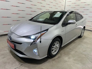Лифтбек Toyota Prius 2016 года, 1295000 рублей, Красноярск