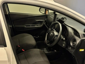 Хетчбэк Toyota Vitz 2019 года, 997000 рублей, Красноярск