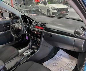 Хетчбэк Mazda 3 2007 года, 640000 рублей, Красноярск