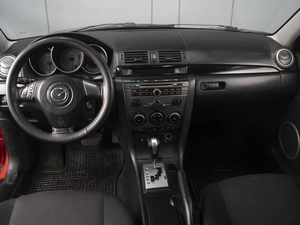 Седан Mazda 3 2006 года, 590000 рублей, Омск