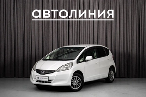 Хетчбэк Honda Fit 2013 года, 950000 рублей, Красноярск