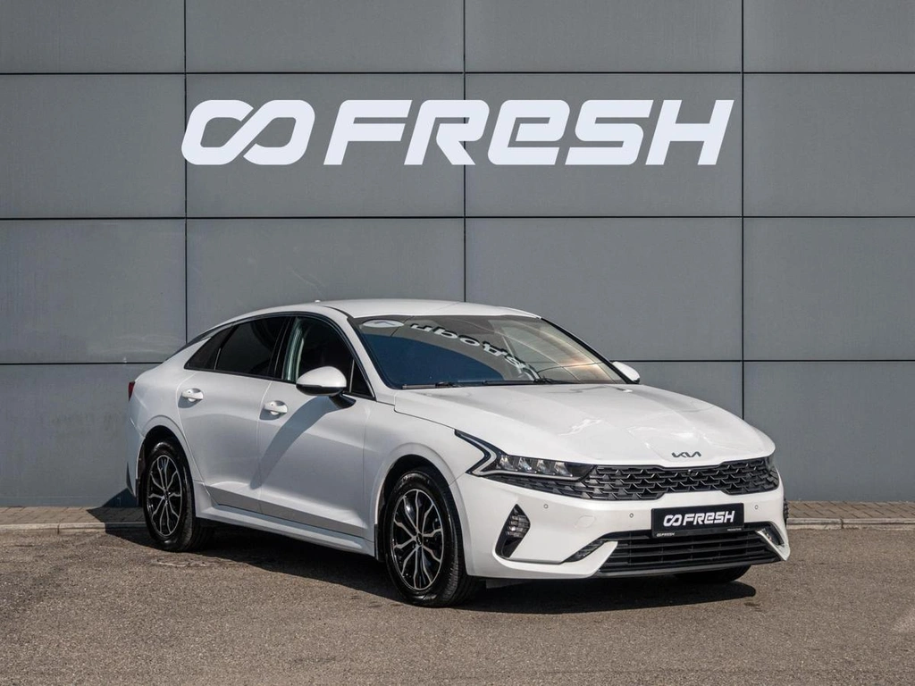 Седан Kia K5 2023 года, 3000000 рублей, Краснодар