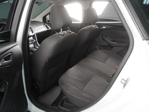 Седан Ford Focus 2012 года, 850000 рублей, Красный Пахарь