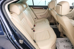 Седан Volkswagen Passat 2013 года, 1449000 рублей, Красноярск