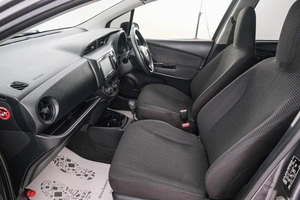 Хетчбэк Toyota Vitz 2019 года, 969000 рублей, Красноярск