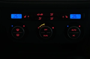 Внедорожник Volkswagen Tiguan 2009 года, 989000 рублей, Омск