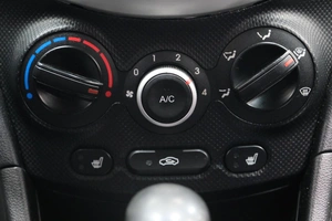 Седан Hyundai Solaris 2013 года, 769000 рублей, Омск