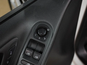 Хетчбэк Volkswagen Golf 2011 года, 749000 рублей, Воронеж