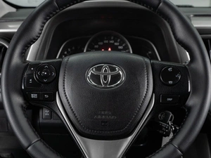 Внедорожник Toyota RAV4 2014 года, 2100000 рублей, Тюмень