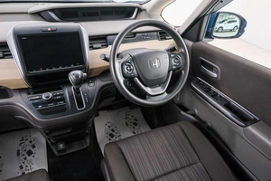 Минивэн Honda Freed 2019 года, 1499000 рублей, Красноярск