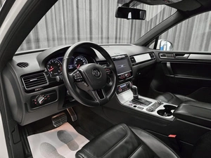 Внедорожник Volkswagen Touareg 2011 года, 1950000 рублей, Красноярск