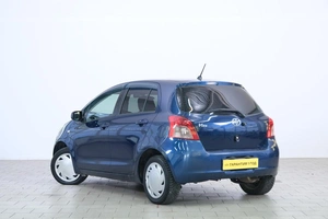 Хетчбэк Toyota Vitz 2005 года, 489000 рублей, Омск