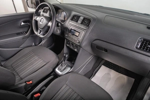 Седан Volkswagen Polo 2017 года, 1099000 рублей, Томск