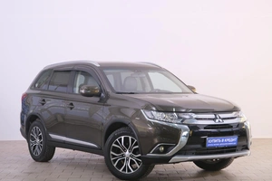 Внедорожник Mitsubishi Outlander 2017 года, 1999000 рублей, Омск