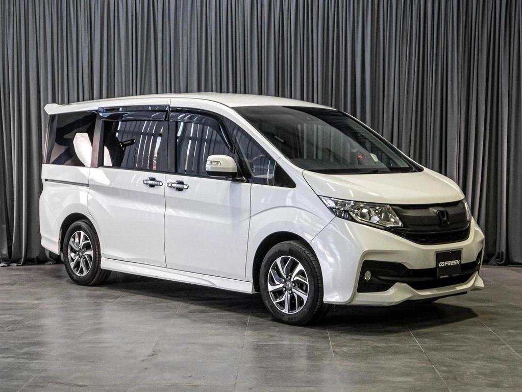 Минивэн Honda Stepwgn Spada 2016 года, 1849000 рублей, Тюмень
