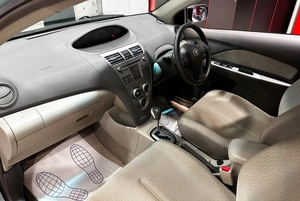 Седан Toyota Belta 2010 года, 690000 рублей, Красноярск