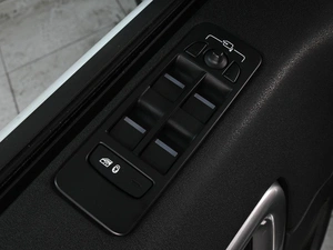 Внедорожник Land Rover Discovery Sport 2018 года, 2490000 рублей, Аксай