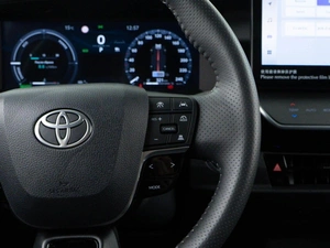 Седан Toyota Camry 2024 года, 4249999 рублей, Москва