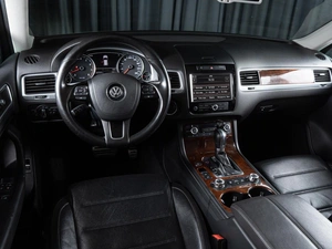 Внедорожник Volkswagen Touareg 2014 года, 2290000 рублей, Волгоград